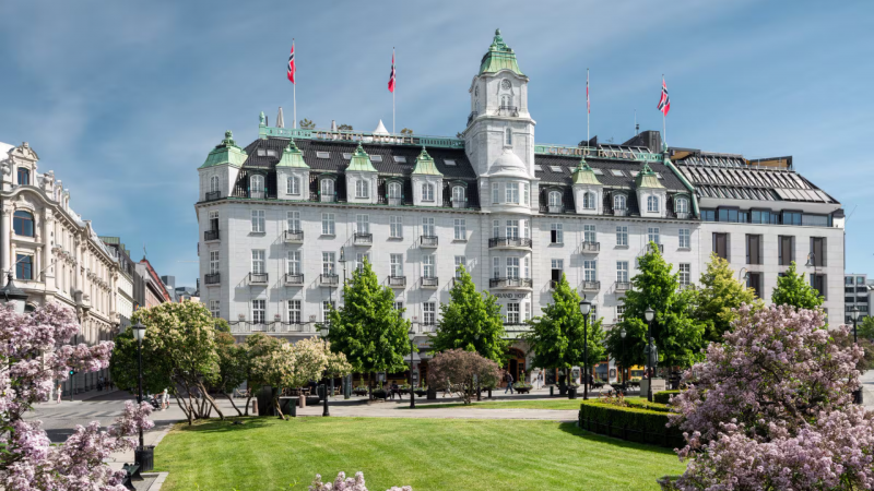 Hotel – The Grand Hotel V1 The Grand Hotel